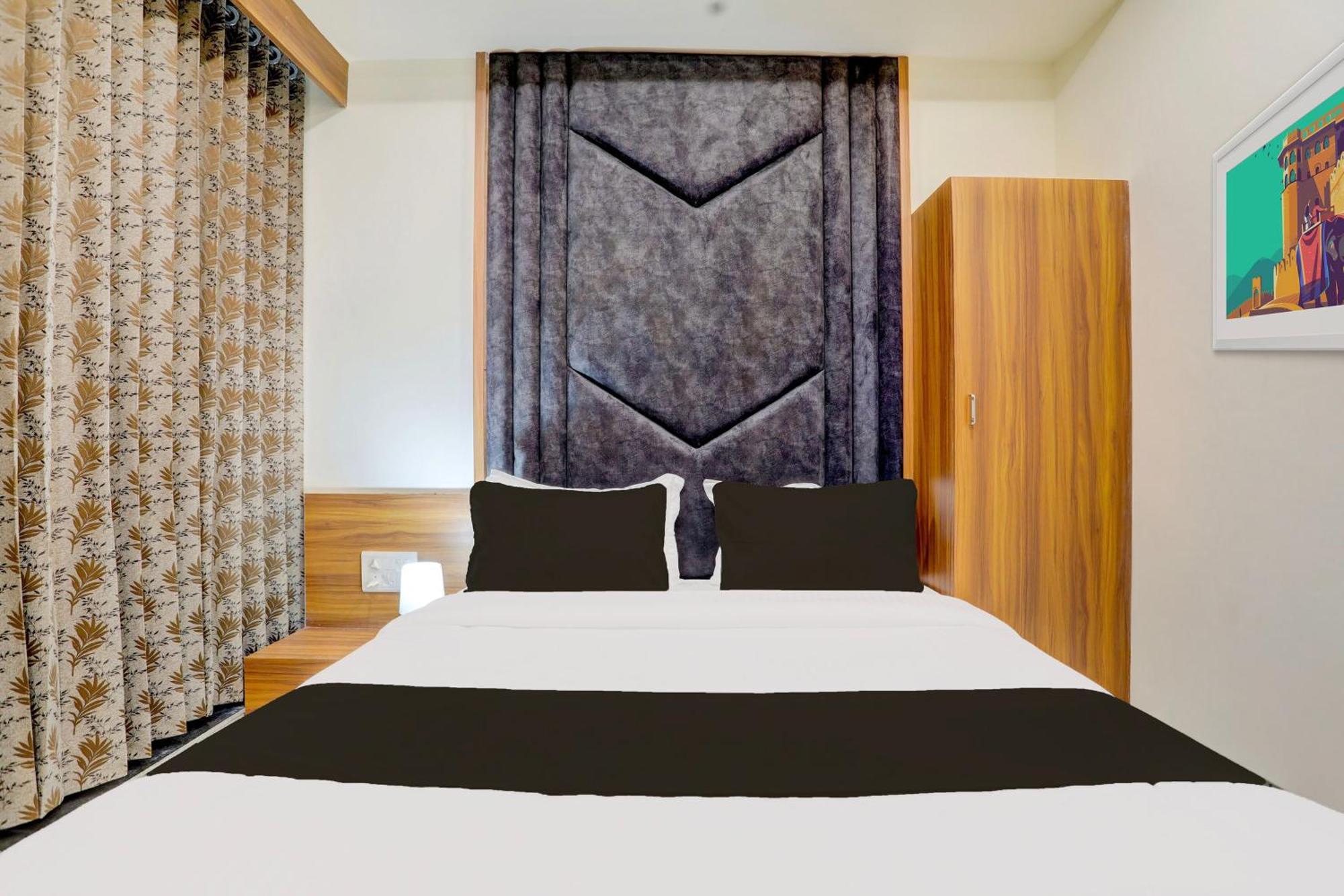 Hotel O Sun Light Ahmadabad Zewnętrze zdjęcie