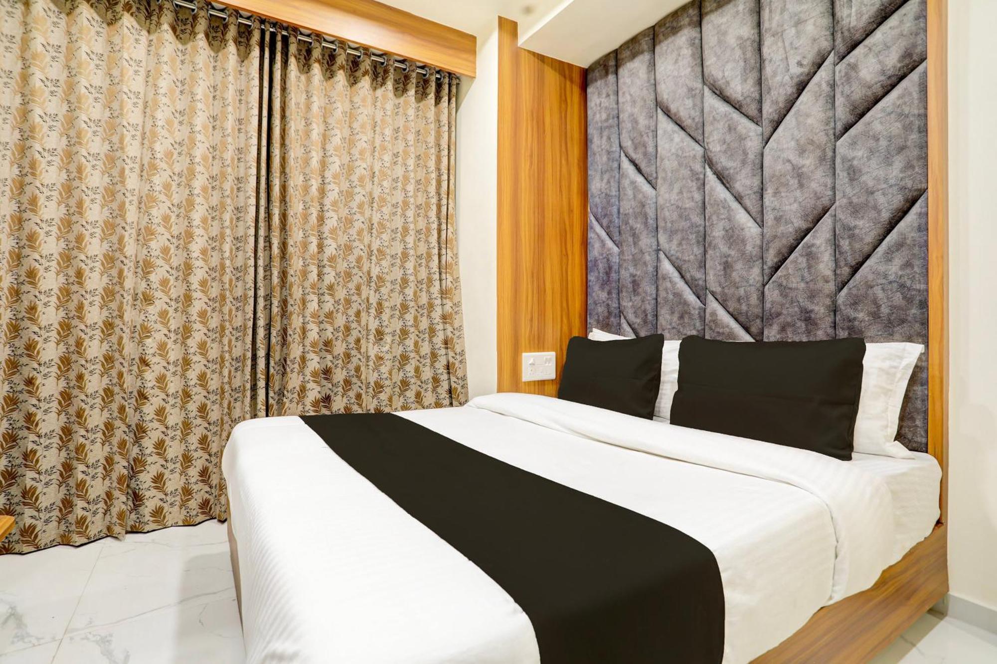 Hotel O Sun Light Ahmadabad Zewnętrze zdjęcie
