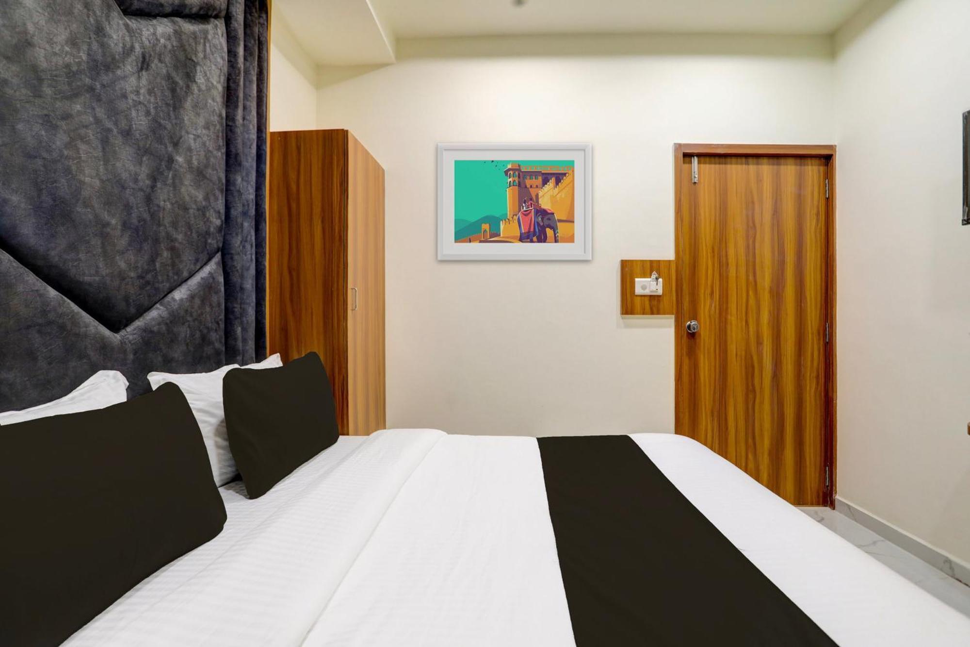 Hotel O Sun Light Ahmadabad Zewnętrze zdjęcie
