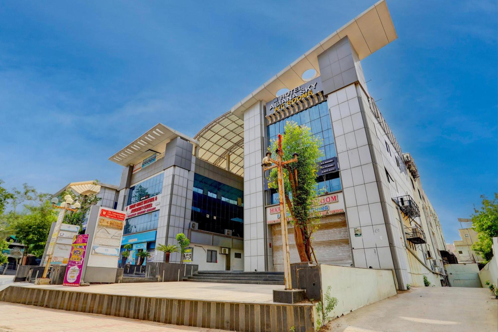 Hotel O Sun Light Ahmadabad Zewnętrze zdjęcie