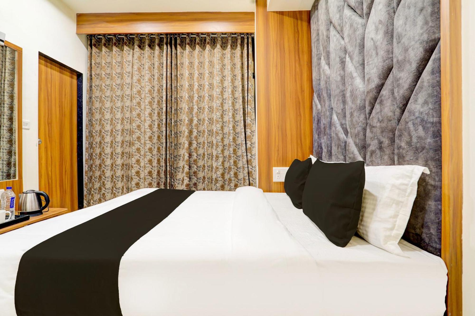 Hotel O Sun Light Ahmadabad Zewnętrze zdjęcie